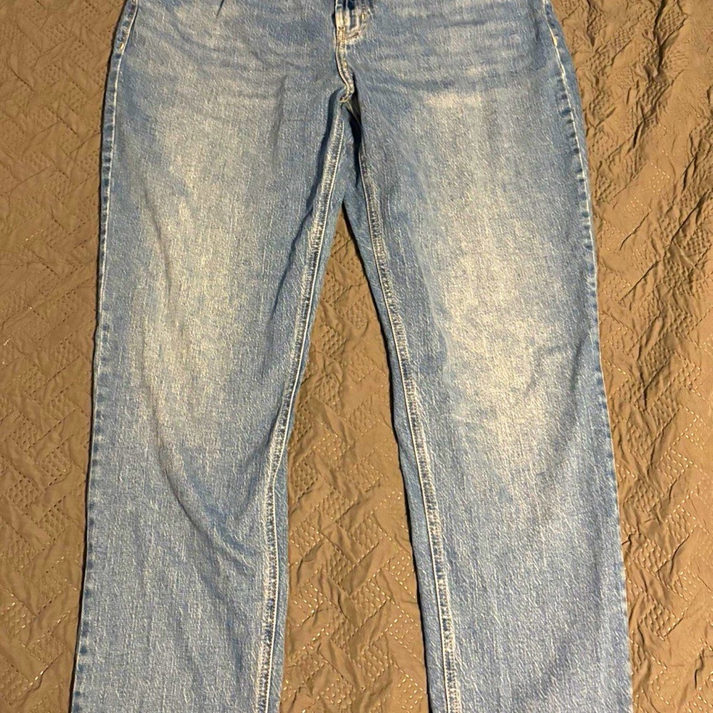 Old Navy Women’s Boyfriend Mid Rise Medium Wash Blue Denim Jeans Pockets 14